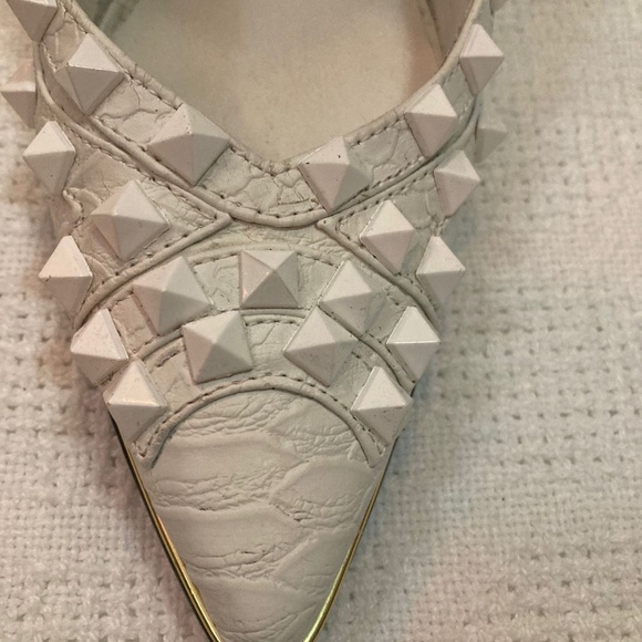 White Pointy-Toe Stilettos Embellished with White Studs; Gold Heels - Picture 6 of 10